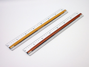 ユニバーサル定規３５ｃｍ（Tapiro 2 Wood）・定規の両サイドを固定することでズレない・ずれないカッティング定規・滑らないカッティング定規・Non-slip cutting ruler